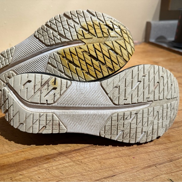 Brooks running shoes - Picture 5 of 5